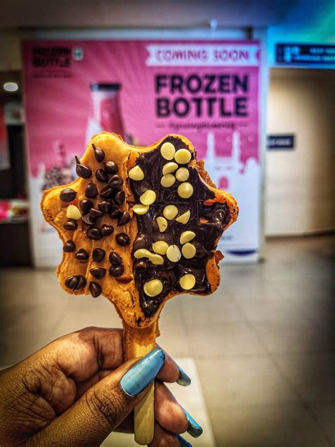 Drop By This Small Little Cafe For Some Amazing Shakes, Cake Jars ...