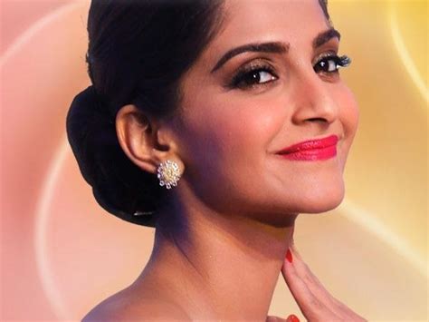 Pinkish-Red Lipsticks For Lovers Of Rose And Ruby Tones