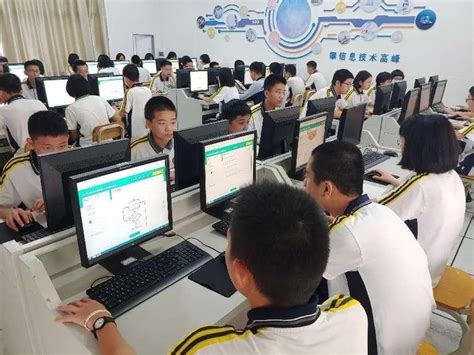 郑州市第一届中小学创意编程大赛决赛举行 - 郑州教育信息网