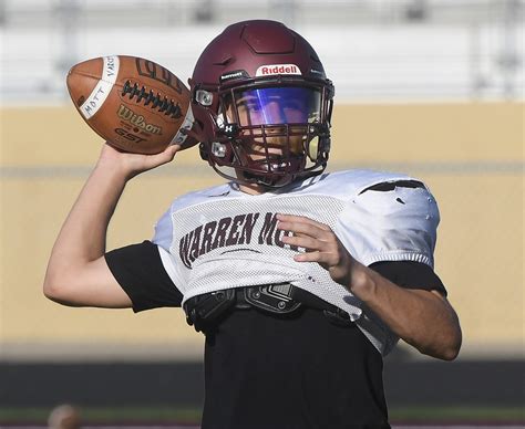 Photo gallery of Warren-Mott football practice – Macomb Daily