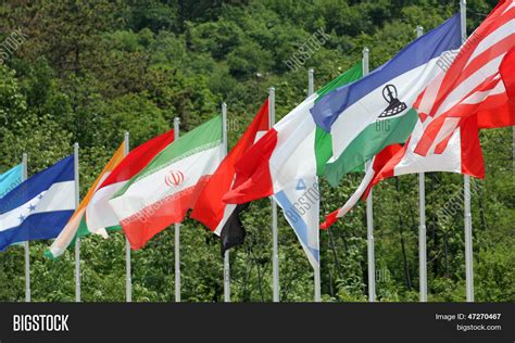 Coloured Flags 的图像结果