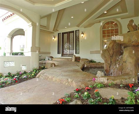 Inside Snoop Dogg House