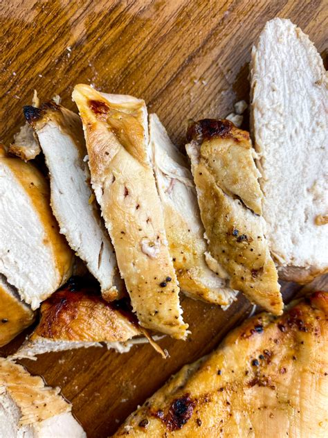 How to Bake Juicy Chicken Breast (At 425!) - Tastefully Grace