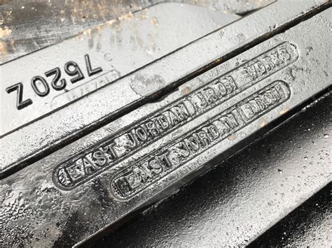 EAST JORDAN IRON WORKS EJIW 7520Z Catch Basin Curb Inlet, Iron USA, M ...