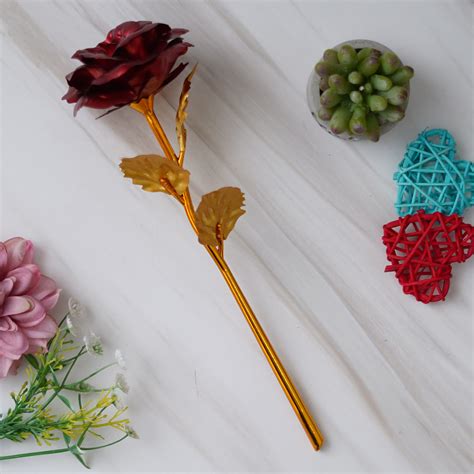 Golden Red Rose Valentine Gift Set – eCraftIndia