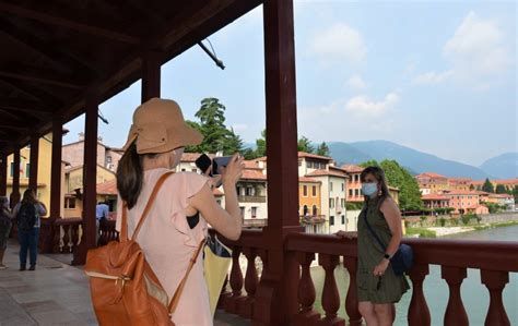 Benvenuti resumes to welcome new arrivals | Article | The United States ...