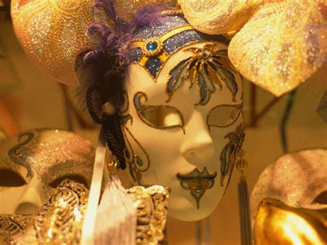 Decorate your own Venetian masks - Venice: Get the Detail of Decorate ...