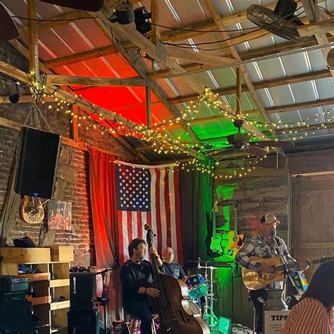 High Five Dive Bar (Apalachicola) - What to Know BEFORE You Go