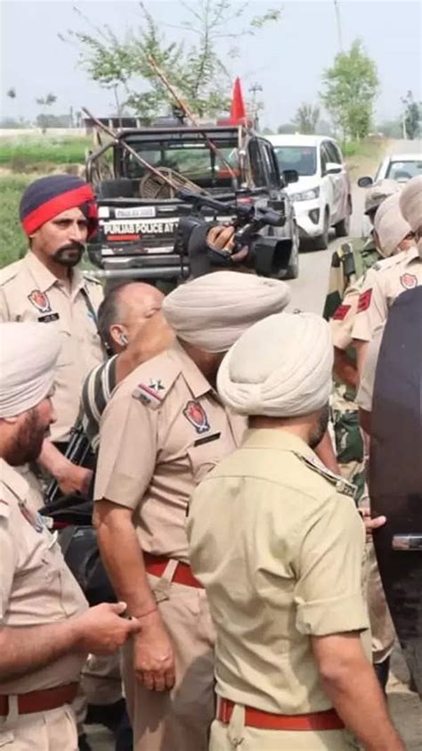 Amritpal Singh Case: What we know so far about absconding Amritpal ...