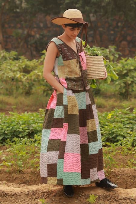 Doodlage | Designer Bottoms, Kurta Sets, Tops | Aza Fashions