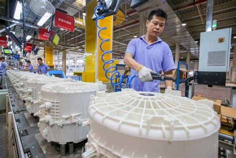MBS丨荆州工厂启动首个冰箱U型线项目--320冷冻胆部装