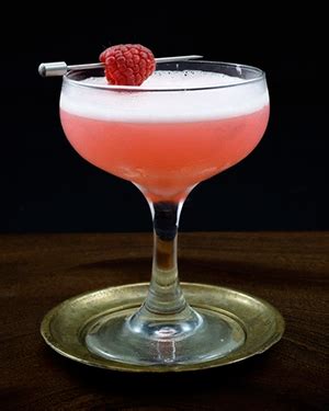 Історія та еволюція коктейлю Clover Club — Teletype