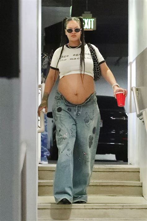 Pregnant RIHANNA Heading to Lunch in Beverly Hills 07/24/2023 – HawtCelebs
