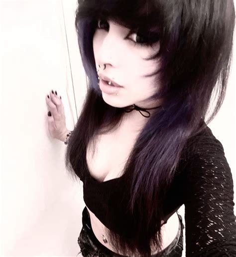 dis me :p | Emo girl hairstyles, Scene hair, Long scene hair