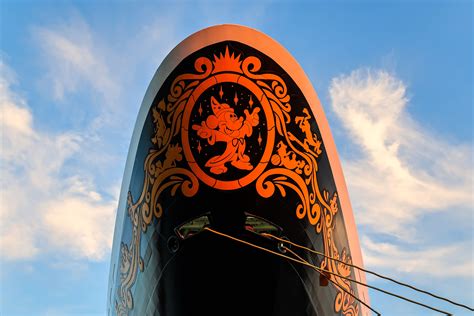 Only One Carnival Cruise Line Is Offering A Meal Passengers Want More Of