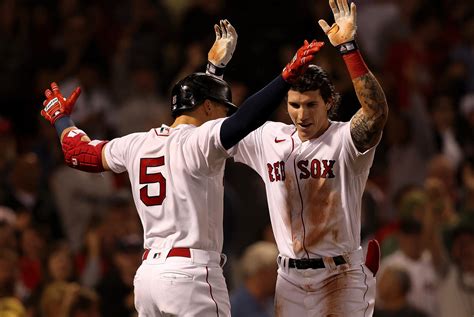 What does Kiké Hernandez's new contract mean for Jarren Duran?