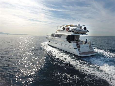 Motor yacht BLUE N WHITE available for charter in Greece — Yacht ...