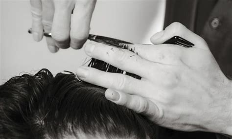 Piss Off Your Hairstylist: 9 Fastest Ways To Drive Your Barber Crazy