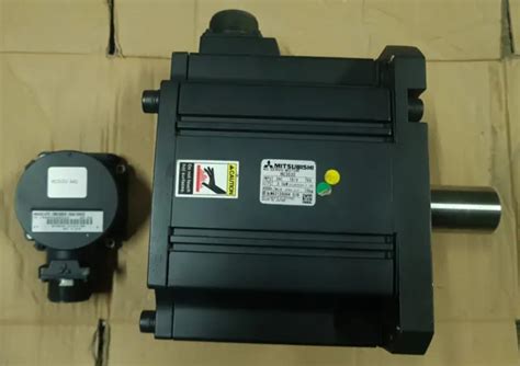 Motore Vibrante Monofase 220V - Blocco Eccentricit&agrave; Regolabile, 3000 Giri/min, 30W - Per Attrezzature Industriali