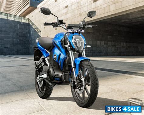 Revolt RV400 India Blue Cricket Special Edition price, specs, mileage ...