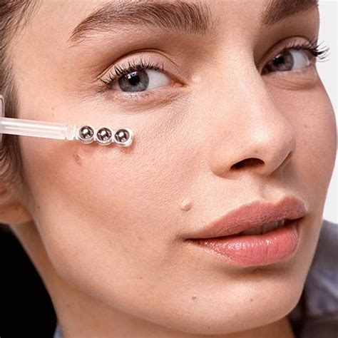 Hyaluronic Acid and Caffeine Eye Serum | L'Oréal Paris