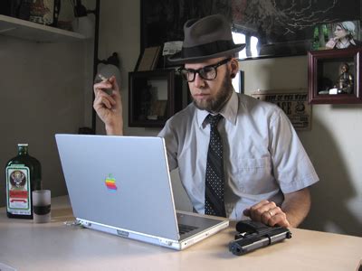 Internet Detectives 的图像结果