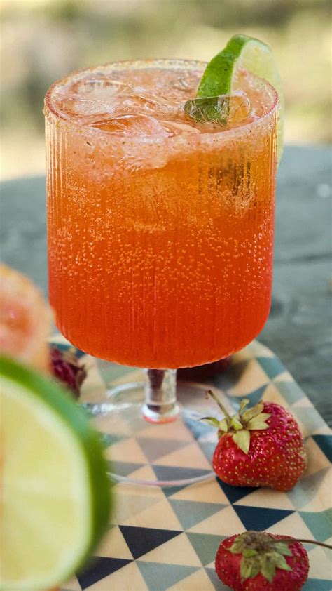 Fresh Strawberry Tequila Cocktail - Molé in the Wall