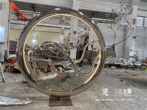 镜面不锈钢圆环雕塑实景案例_异形金属制品雕塑-站酷ZCOOL