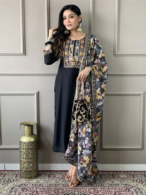 ⚡️Buy Magnetic Black Embroidery Work Chanderi Silk Event Wear Pant Suit ...