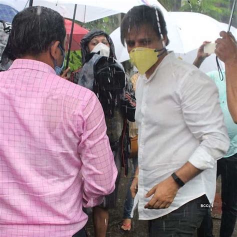 Sushant Singh Rajput’s family bids him final goodbye as they immerse ...