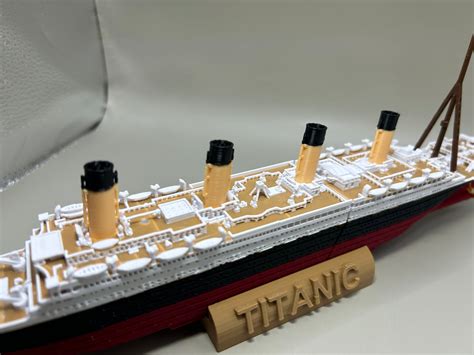 RMS Titanic Submersible Model, Educational Model, FLOATS & SINKS Histo ...