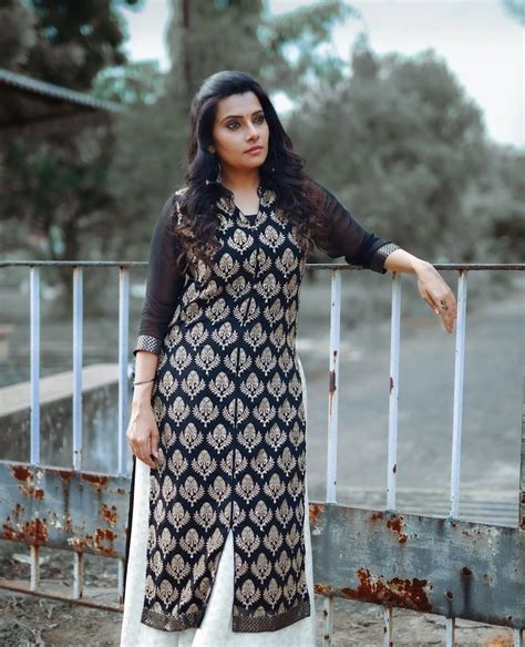 Cini Talk | Sruthi Raj, Sruthi Raj Gallery,Sruthi Raj Images,Sruthi Raj ...