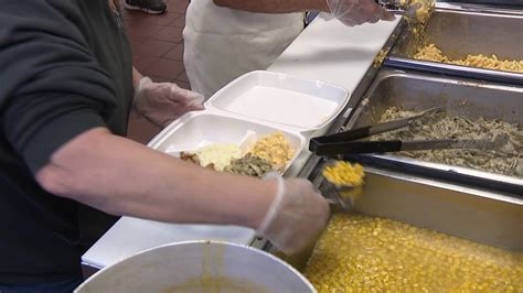 Free Thanksgiving meals handed out in Williamsport | wnep.com