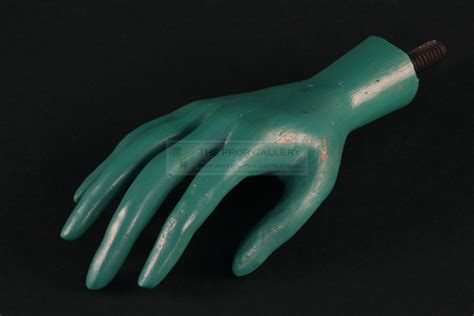 The Prop Gallery | Alien puppet hand