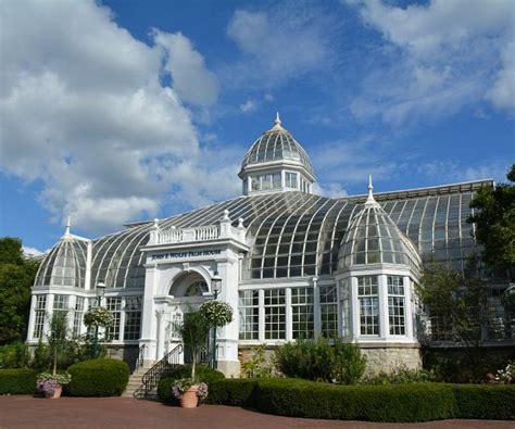 10 BEST Restaurants Near Franklin Park Conservatory and Botanical Gardens