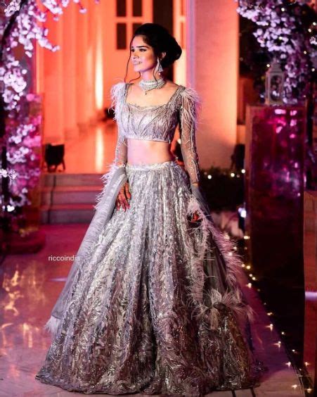 Feathers and fluff is the fashion trend that is taking over! – Shopzters