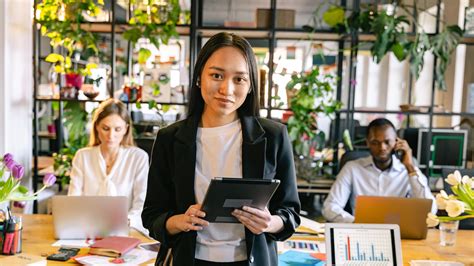 Smart Casual Dress Code | 2025 Style Guide | Baindoux