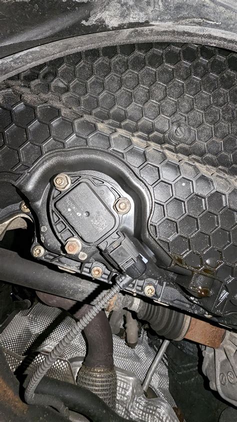 Oil leak Volkswagen Golf 2017 1.8L : r/MechanicAdvice