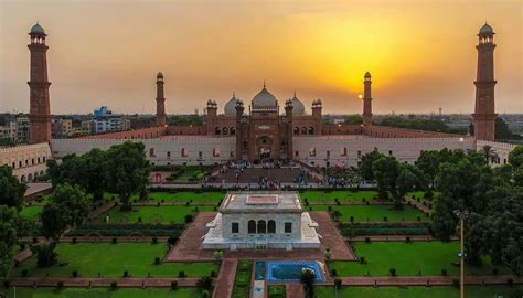 IMPERIAL MOSQUE LAHORE / BADSHAHI MASJID LAHORE (2026) All You Need to ...