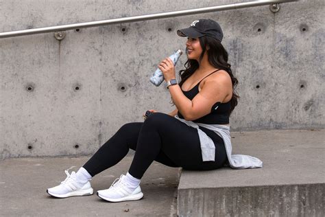 How does hydration affect metabolic health? - Levels