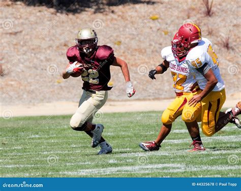 Football Player Running 的图像结果