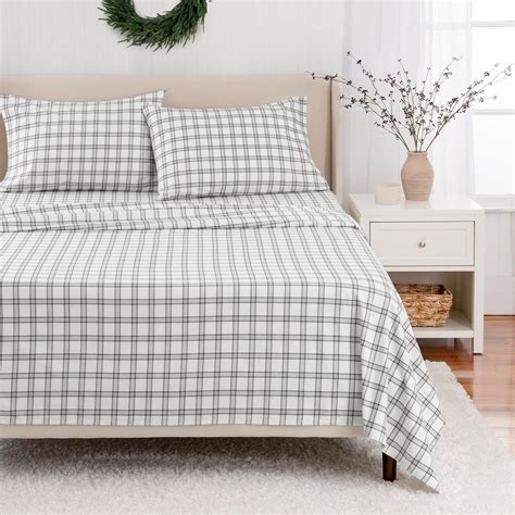 Amazon.com: Martha Stewart Holiday Windowpane Plaid 100% Cotton Flannel ...