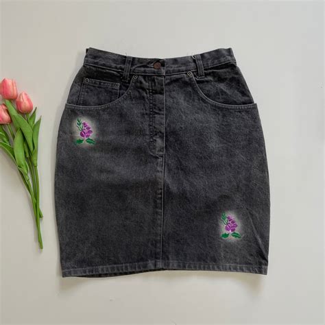 POP84 EMBROIDERED DENIM SKIRT - WAIST 26 – Outdated