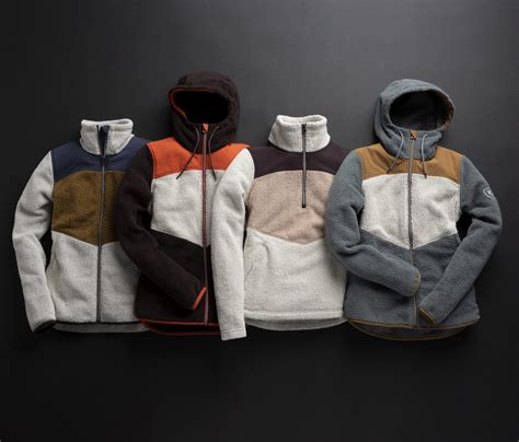 HIKING CLOTHES | APPAREL ATHLEISURE| Hiking Essentials