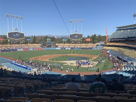 Checking in!! Let’s go Dodgers!! : r/Dodgers