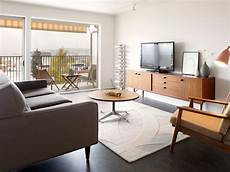 Mid Century Living Room Chairs by 6 Minimalist Mid Century Modern Living Rooms Be Inspired Mid Century Living Room Chairs