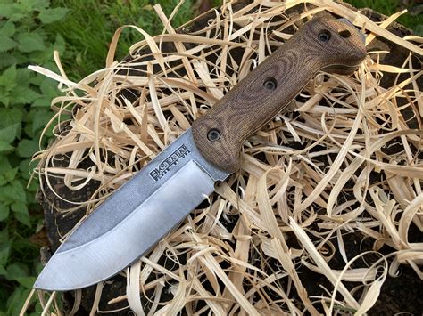 What is the best bushcraft knife for chopping and batoning? — Bushcraft ...