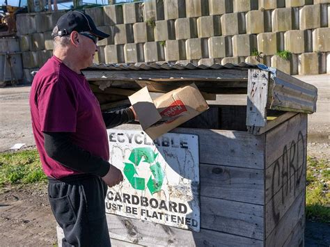 Refuse and recycling zones