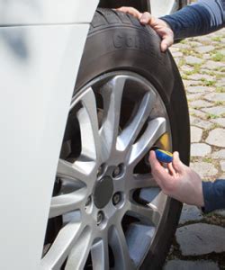 CAWELL Sistema Di Monitoraggio Pressione Pneumatici TPMS Con 4 Sensori Esterni, 5 Modalità Di Allarme, Visualizza Pressione E Temperatura In Tempo Reale