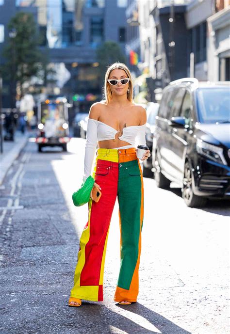 How to Wear the Brightly Colored Jeans Trend